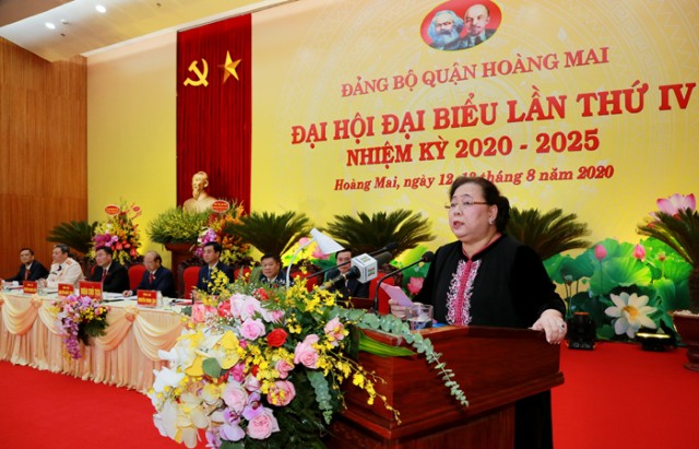 Chủ tịch Nguyễn Thị Bích Ngọc dự và chỉ đạo Đại hội Đảng bộ quận Hoàng Mai